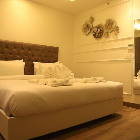 Sapphire Sky Hotel Дехрадун Екстериор снимка
